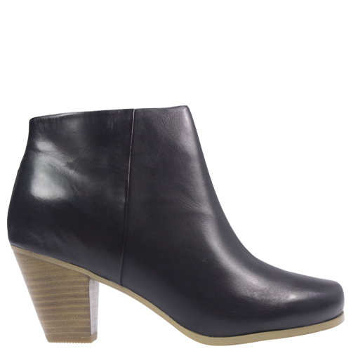 VANESSA [Colour: Black] [Size: 10]