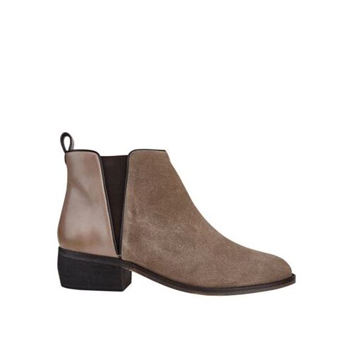 Deluxe [Colour: Taupe Suede] [Size: 10]