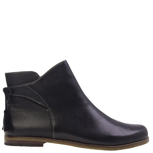Luna [Colour: Black] [Size: 42]