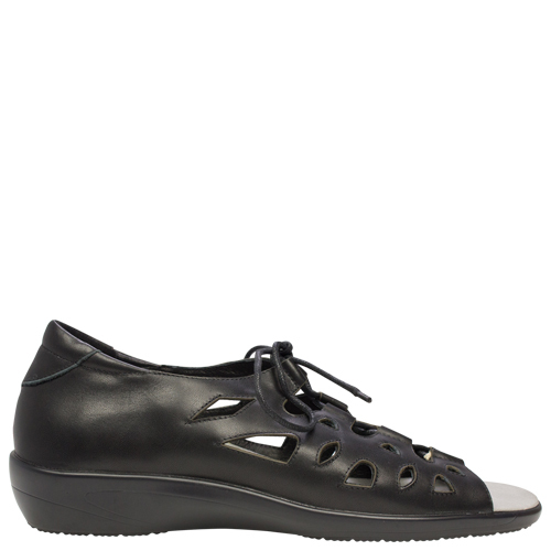 Arista [Colour: Black] [Size: 42]